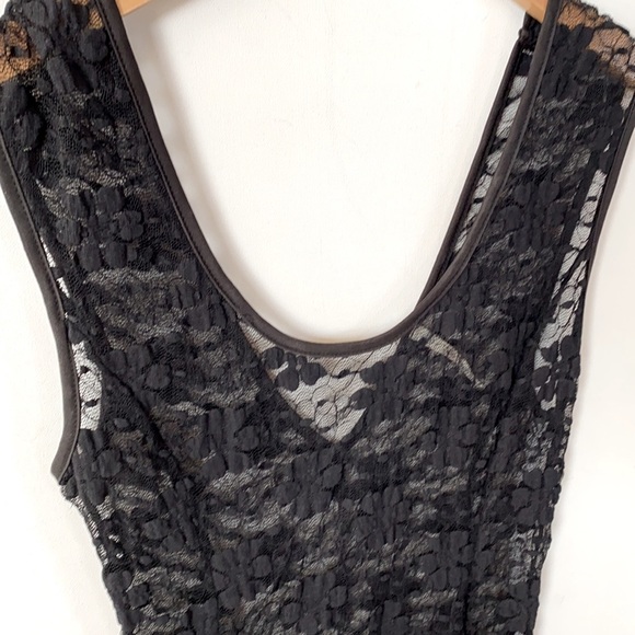 You Are Bot Alone black lace floral stretchy hi- low boho sleeveless top - Picture 3 of 8